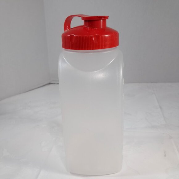 Rubbermaid Servin Saver Pitcher Jug #IC97 Red Flip Top Lid 1 QUART 32 oz Vintage - Picture 2 of 8